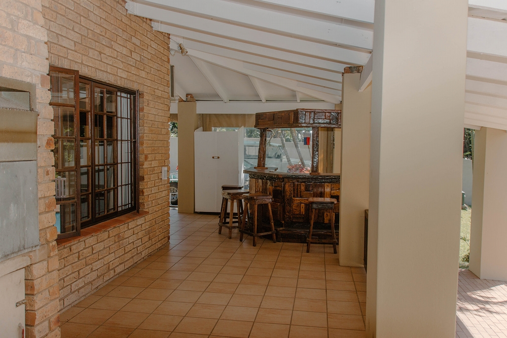 373 on Bristol: Main House - Patio
